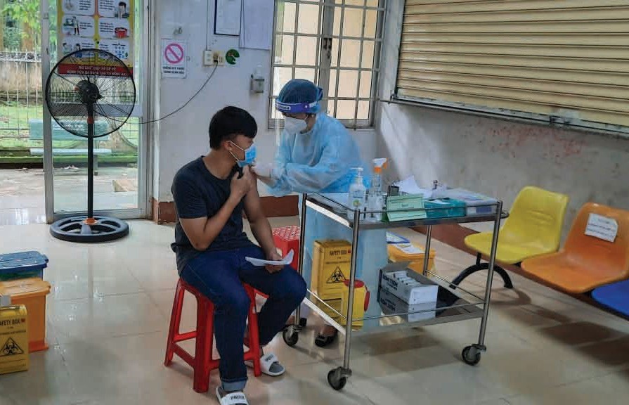Xí nghiệp chế biến An Lộc tổ chức cho NLĐ tiêm vắc xin từ đầu tháng 8.