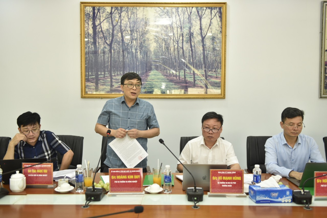 Ông Hoàng Kim Duy – Phó Vụ trưởng Vụ Nông nghiệp, Ủy ban Quản lý vốn Nhà nước tại doanh nghiệp phát biểu tại buổi làm việc